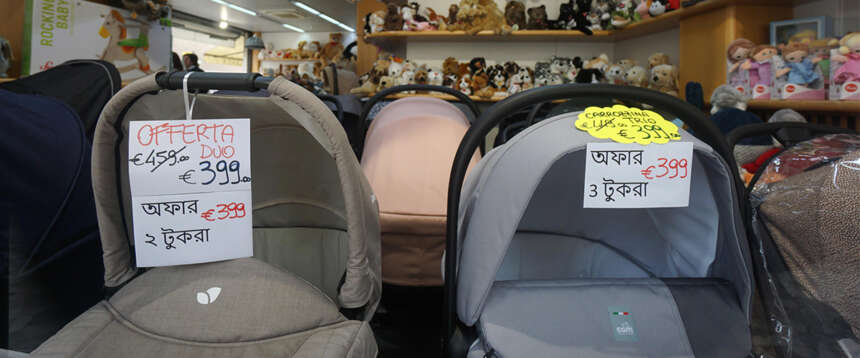 Pochi figli, più immigrati, tanti soldi in meno per gli italiani: i flussi dall’estero danneggiano i conti (e la cultura)