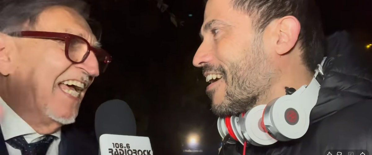 la russa canta goganga di gaber siparietto ad atreju con karaoke reporter video da Secoloditalia.it la russa canta goganga di gaber siparietto ad atreju con karaoke reporter video