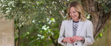 Sondaggio di fine anno col “botto” per la Meloni: è la leader più amata. A sinistra Conte supera Schlein