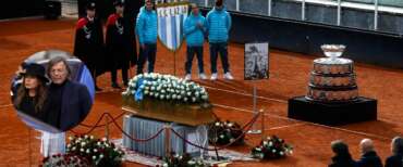 L’ultimo saluto a Nicola Pietrangeli dalla terra rossa del Foro Italico. Commozione sulla note di My way