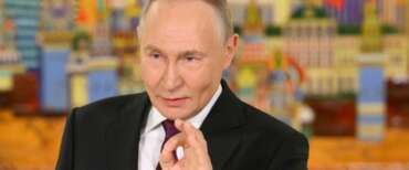 Nuovo ruggito di Putin: “Gli europei porcellini accodati a Biden”. Ma conferma il dialogo con Trump