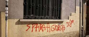 “Spara a Giorgia”: scritta choc a Busto Arstizio firmata BR. Ancora odio contro Meloni e le Istituzioni