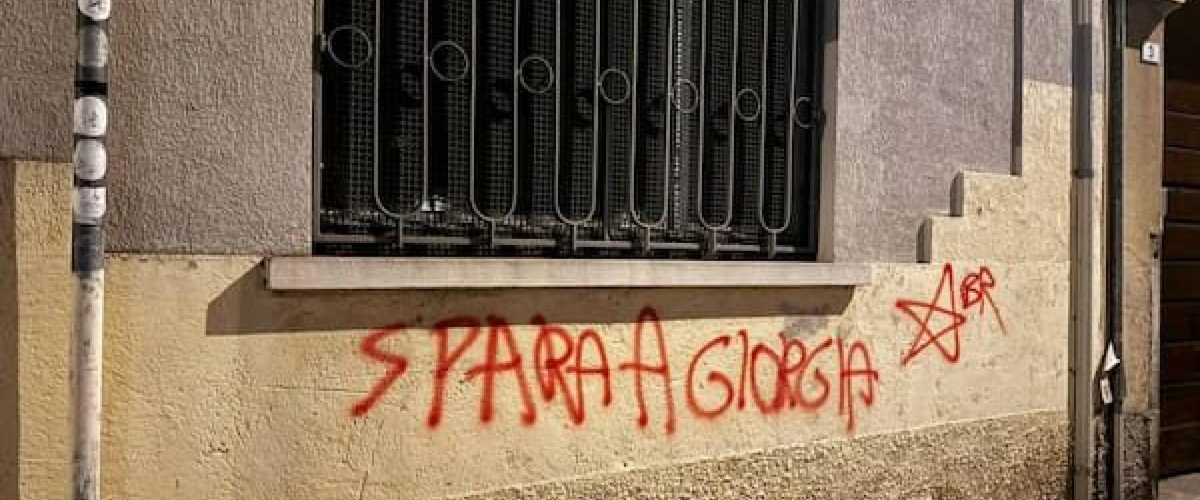 spara a giorgia scritta choc a busto arstizio firmata br ancora odio contro meloni e le istituzioni da Secoloditalia.it spara a giorgia scritta choc a busto arstizio firmata br ancora odio contro meloni e le istituzioni