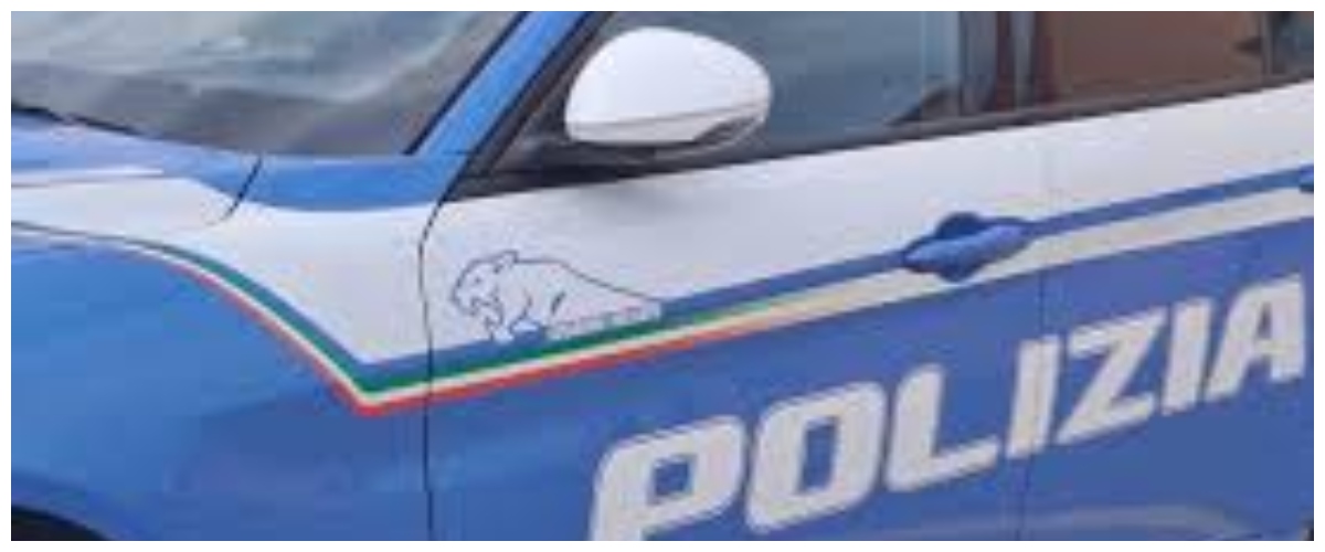 Tragedia a Roma: ragazzina trovata morta nel cortile di un palazzo, l’allarme dato da un condomino Tragedia a Roma: ragazzina trovata morta nel cortile di un palazzo, l’allarme dato da un condomino