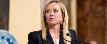 Ucraina, Meloni con gli altri leader sente Zelensky: mai come ora serve unità di vedute tra partner Ue, Kiev e Usa