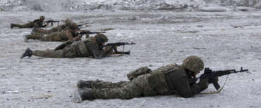 Ucraina, piano di pace in 20 punti di Zelensky: apertura sulla zona “franca” in Donbass, ma Putin dirà no