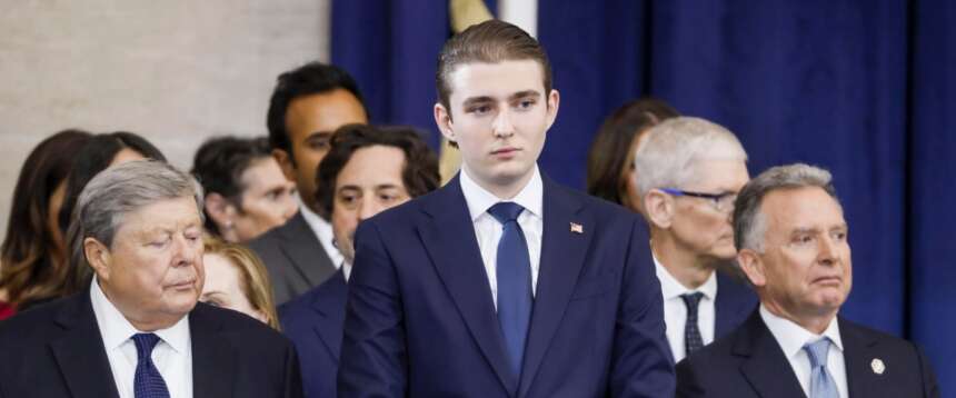 Barron Trump “salva” un’amica dalla violenza dell’ex: era in videochiamata con lei e ha allertato la polizia