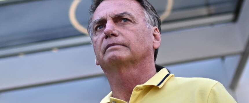 Bolsonaro, dimesso dall’ospedale, dopo 3 interventi e degenza post operatoria torna in cella