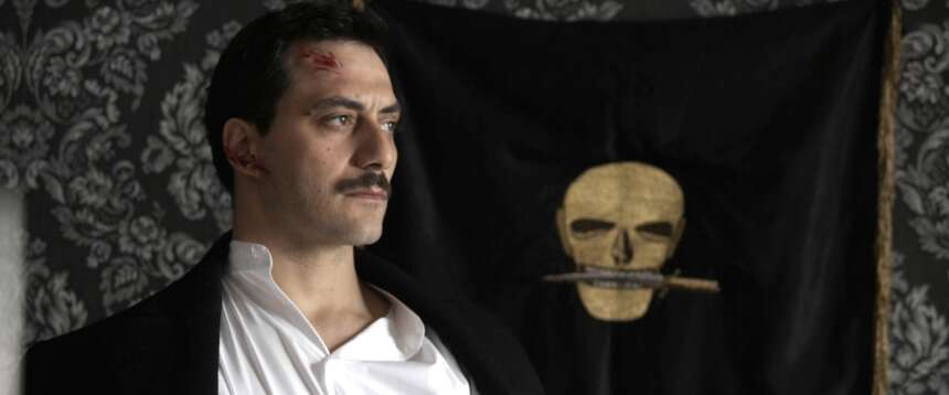 Divi pentiti, Filippo Timi si scusa di avere interpretato il Duce: “L’ho fatto, ma ero giovane”