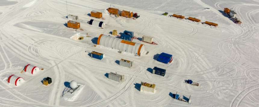 Antartide, nasce l’Ice Memory Sanctuary: la struttura che custodisce le due “capsule del tempo” ghiacciate