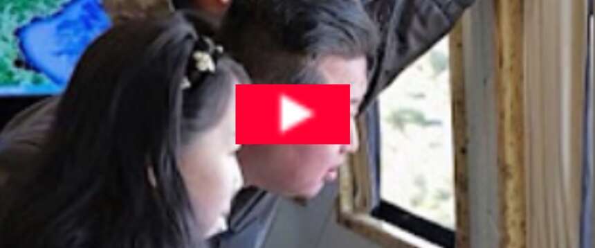 In viaggio con papà: Kim Jong Un porta la figlia tredicenne a sparare missili (video)