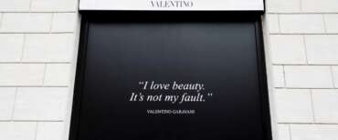 La camera ardente di Valentino in Piazza Mignanelli a Roma. Venerdì i funerali a Santa Maria degli Angeli