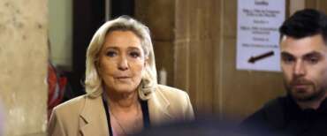 Processo a Marine Le Pen, la possibile assoluzione potrebbe liberarla dall’ineleggibilità alla prossime elezioni