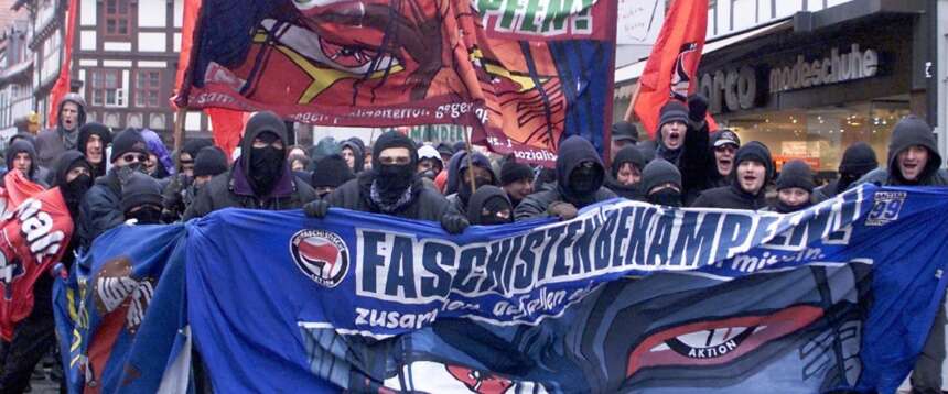 Germania, pericolo antifascista: il governo mette una “taglia” da un milione sul Gruppo Vulcano