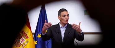 Il “faro” della sinistra Sanchez tiene sotto scacco i pm. Schlein non dice nulla? L’eterna doppiezza