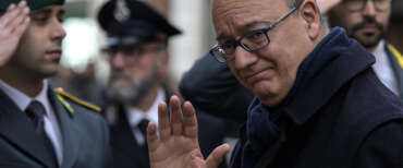 Giro di vite di Valditara: basta zone franche, metal detector nelle scuole a rischio. E stop ai pregiudizi di sinistra per cui è tutto repressione