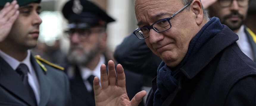 Giro di vite di Valditara: basta zone franche, metal detector nelle scuole a rischio. E stop ai pregiudizi di sinistra per cui è tutto repressione