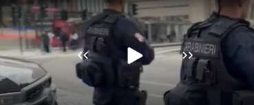 Aggressioni a Termini, già in libertà i 2 fermati per il pestaggio del rider. Maxi blitz di carabinieri e Finanza nell’area della stazione