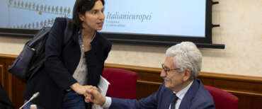 Migranti, avanti tutti. D’Alema dà consigli di sinistra alla Schlein: “Porte aperte, altrimenti diventiamo un ospizio”