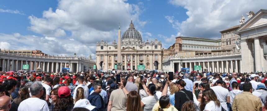 Mantovano: Il “modello Giubileo” è da brevettare. Fisichella: Il mondo intero è giunto a Roma
