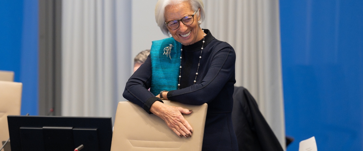 gli stipendi d8217oro di lagarde prende quattro volte pi249 di powell ma non lo dice8230 da Secoloditalia.it gli stipendi d8217oro di lagarde prende quattro volte pi249 di powell ma non lo dice8230