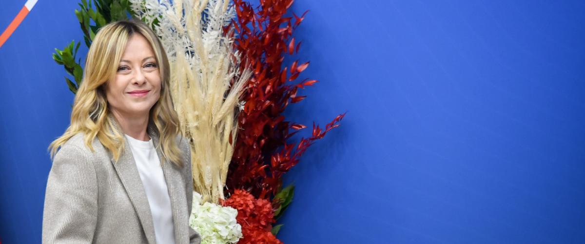 Gli italiani più in difficoltà scelgono FdI: boom di fiducia nelle fasce medio basse. Com’era la storia della finanziaria per ricchi?