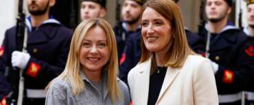 Metsola ringrazia Meloni: “E’ un modello di comunicazione tra Europa e Trump”. Schiaffo alla sinistra