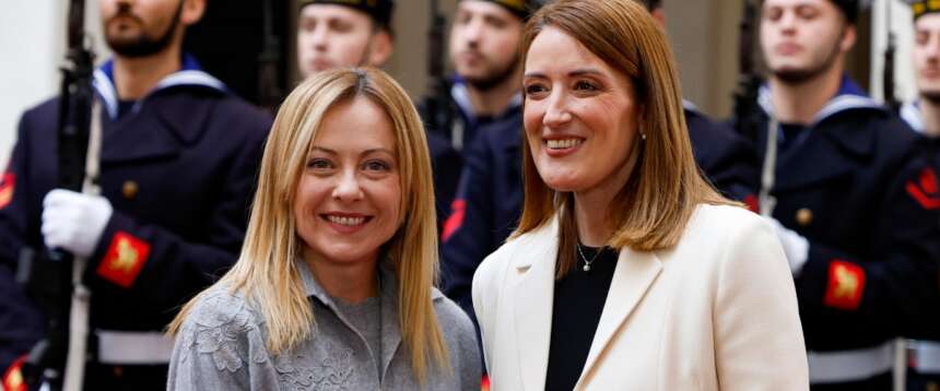 Metsola ringrazia Meloni: “E’ un modello di comunicazione tra Europa e Trump”. Schiaffo alla sinistra