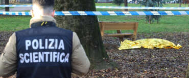 Solita vergogna: indagato per omicidio volontario il poliziotto che ha sparato al pusher marocchino armato