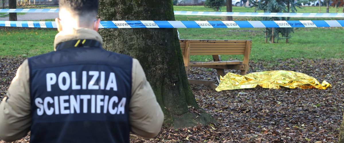 solita vergogna indagato per omicidio volontario il poliziotto che ha sparato al pusher marocchino armato da Secoloditalia.it solita vergogna indagato per omicidio volontario il poliziotto che ha sparato al pusher marocchino armato