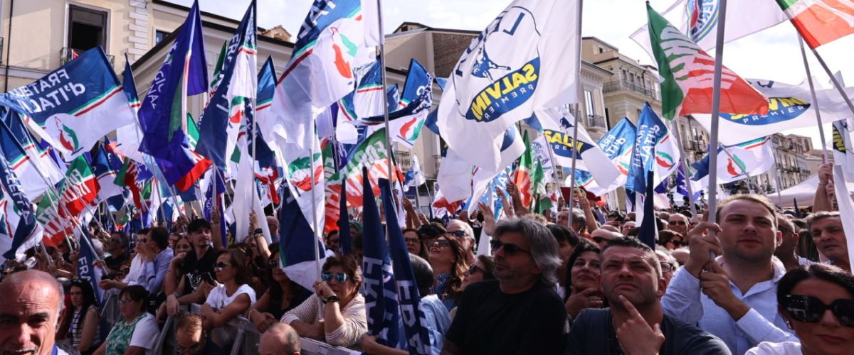 Il sondaggio: FdI cresce più di tutti e supera il 31%. Il Pd sempre più indietro, il M5S affossa il campo largo