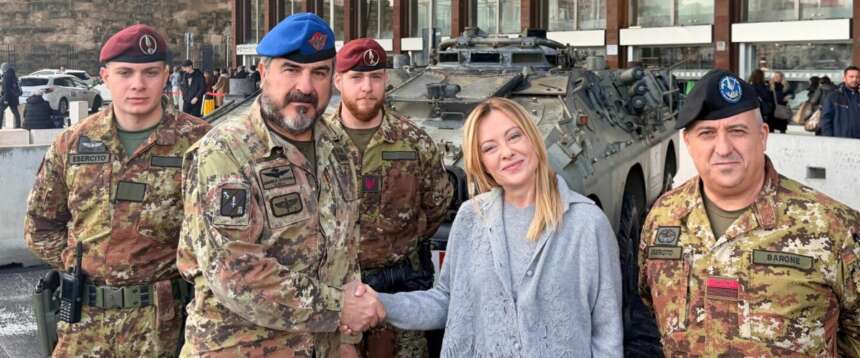 A Termini e Colosseo arrivano i “puma” dell’Esercito. Meloni: Altro che depotenziamento di strade sicure