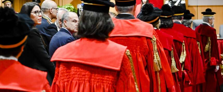 Anm, la mossa gravissima: denuncia l’Italia alla Ue, FdI: “Fa politica senza neanche mascherarsi”