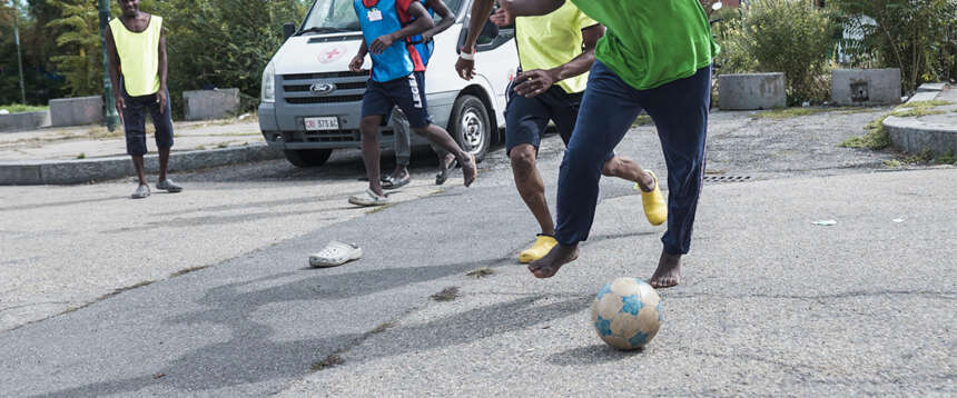 Truffa dei migranti d’oro, 12 milioni a una società sportiva: “Usati anche per attività calcistiche”