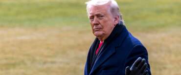 Iran, Trump: “Nessuno mi ha convinto a non attaccare”. E ringrazia Teheran per aver annullato le esecuzioni