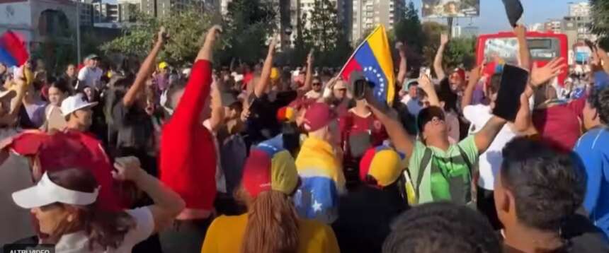 Milioni di venezuelani nel mondo in piazza al grido di “Libertad”. La gioia degli esuli tra le lacrime (video)