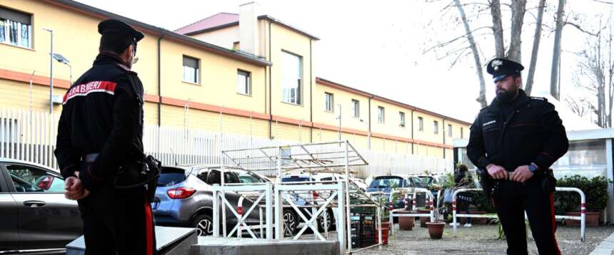 Roma, 41enne presa a colpi di mannaia dal suocero di 85 anni: arrestato per tentato omicidio