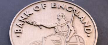 La Banca d’Inghilterra si preoccupa per “l’equità” dei trans e dimentica i problemi economici