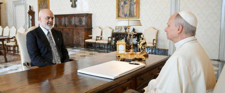 Edi Rama dopo l’incontro col Papa: “Su migranti e hotspot c’è un’ossessione mediatica tutta italiana. Dal Vaticano nessun commento”