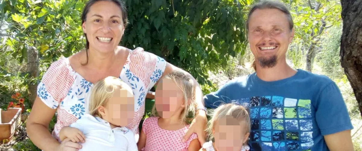 Famiglia nel bosco, bufera sulla psicologa del tribunale dei minori: a rischio denuncia per incompatibilità. All’indice i suoi post sui social (e non solo)