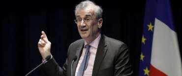 Grosso guaio per Macron: si dimette (con un anno d’anticipo) il governatore della Banca di Francia