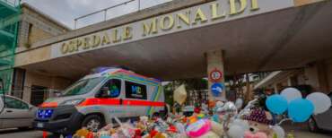 Fuga dal Monaldi dopo il caso del piccolo Domenico, tra insulti e disdette monta la rabbia degli utenti e degli italiani tutti