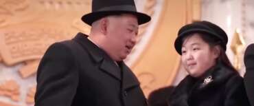 Kim Jong Un prepara l’eredità per la figlia: in gita tra mausolei, lanci missilistici e altri eventi