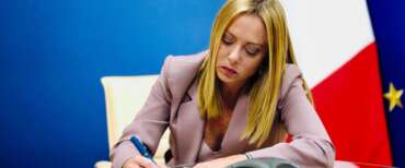 Intelligenza artificiale, Italia all’avanguardia. Meloni: “Servono regole etiche, o rischiamo più lavoratori inutili”