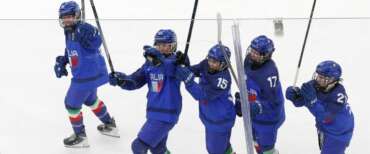 Milano-Cortina, primo oro azzurro per le ragazze dell’hockey: la prima nella storia