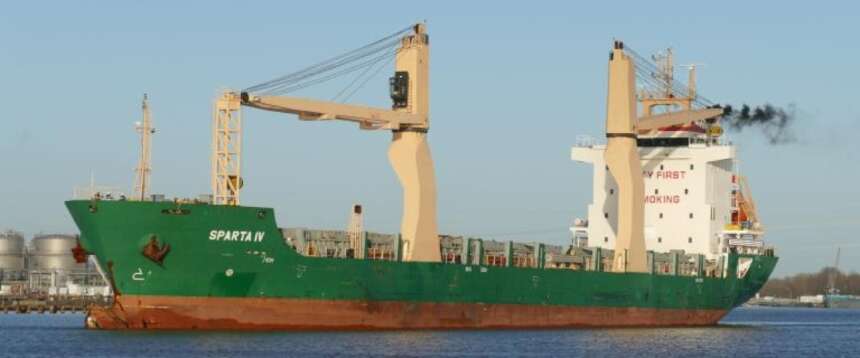 Il giallo della nave russa al largo della Sardegna: rotta anomala monitorata dalla Nato