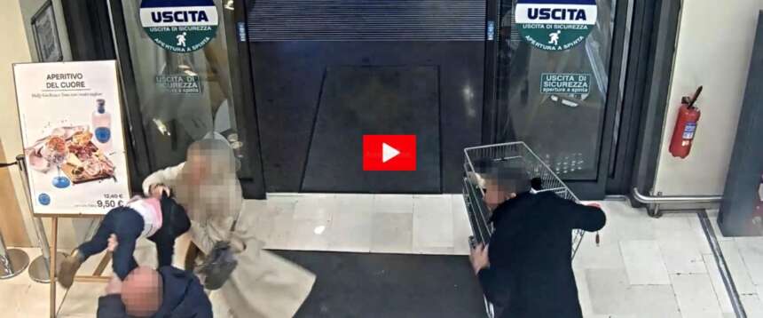 Tenta di rapire una bambina al supermercato di Bergamo: il video choc