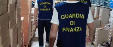 Fatture false, blitz della Finanza a Venezia: sequestrati appartamenti e 1,3 milioni di euro a una 40enne cinese