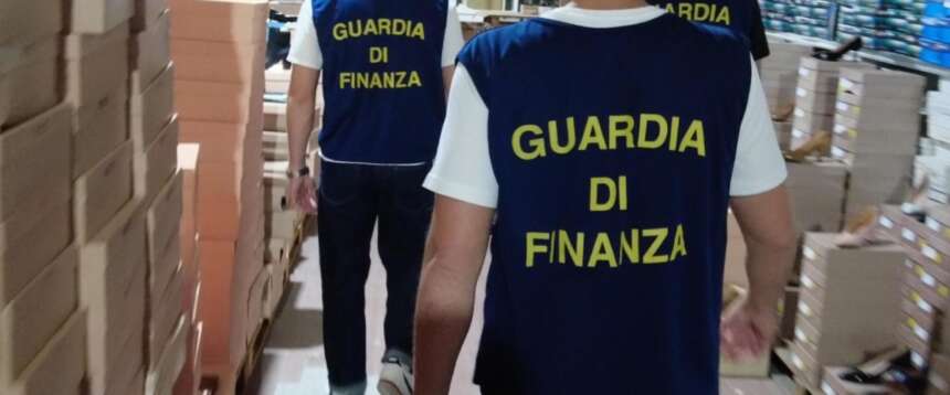Fatture false, blitz della Finanza a Venezia: sequestrati appartamenti e 1,3 milioni di euro a una 40enne cinese