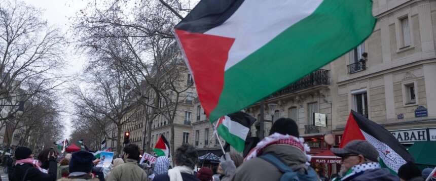 “Sionismo e razzismo”. I verdi inglesi propongono una mozione che rischia di discriminare la madre del leader